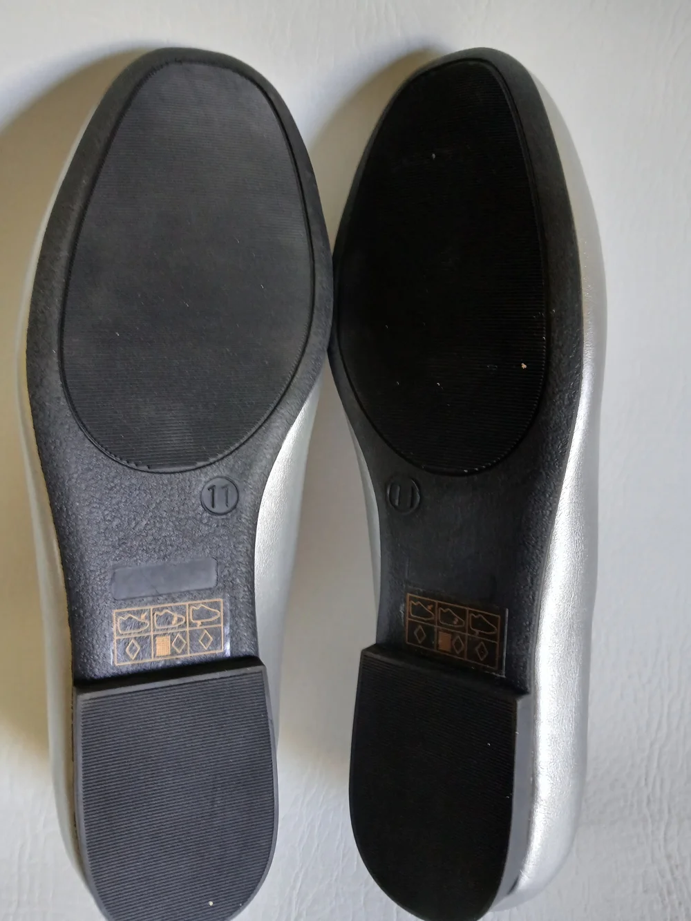Journee Collection Silver Metallic Slip-On Loafers Sz11M